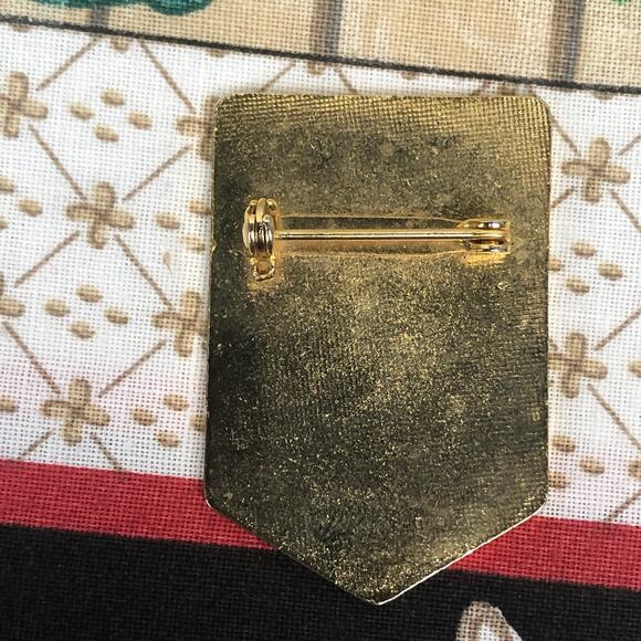 Usrey's Rock Bin North Highlands, California Lapidary & Silversmithing Pin - Picture 4 of 5